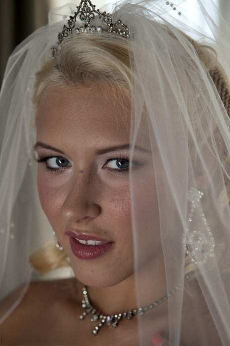 Blonde Bride Katie Summers Doffs Her Wedding Dress Poses Topless In Lingerie Pornpics De