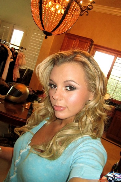 Porn Pics Give Possibility To See Spectacular Bree Olson Behind The