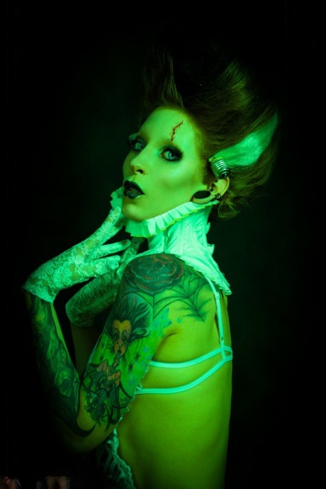 Solo model Razor Candi gets freaky with a huge dildo as Bride of Frankenstein