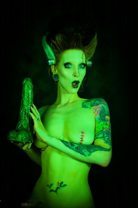 Solo model Razor Candi gets freaky with a huge dildo as Bride of Frankenstein