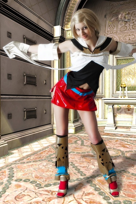 可爱的金发 Cosplayer 一边脱衣服一边展示翘臀