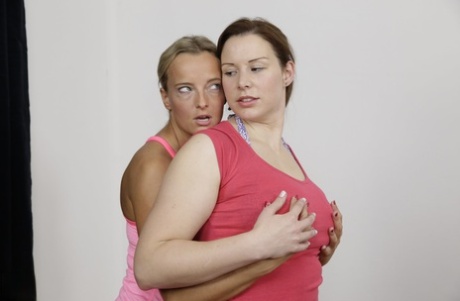 3个最近离婚的人发现女同性恋性行为是解决卧室问题的门票