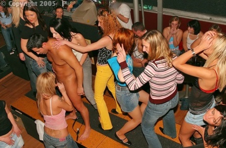Young girls go crazy over during their first experience with male strippers - pornpics.de