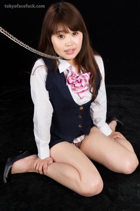 日本辣妹自慰前被迫深喉插入鸡巴