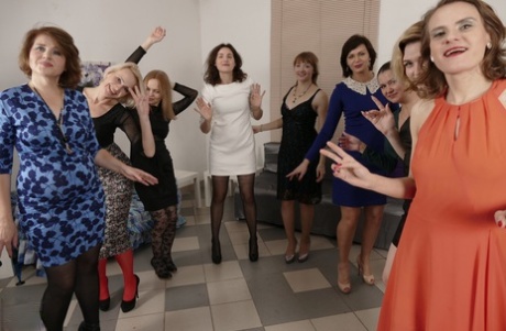 Group of mature women strips to stockings and heels before a reverse gangbang - pornpics.de