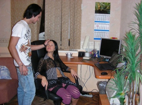 Young brunette and her man friend undress before before office sex - pornpics.de