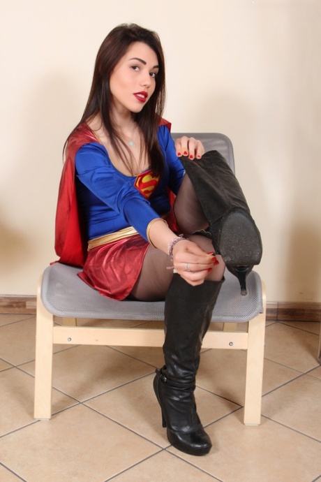 Solo model Petra free her hose clad feet from leather boots in cosplay attire - pornpics.de