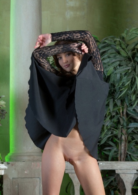 Sweet teen Nikia doffs a pretty dress to model naked in black heels - pornpics.de