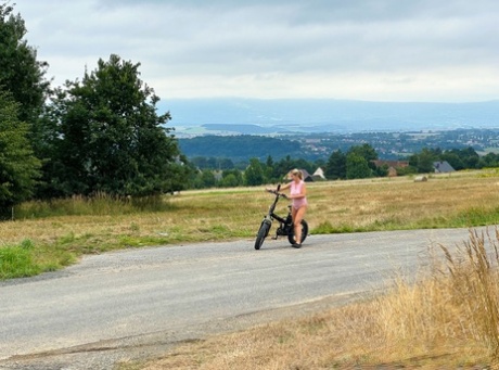 Amateur model Katerina Hartlova gets naked while riding a bicycle