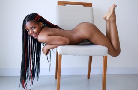 Hot black teen Sukki T hits upon great nude poses during a solo show