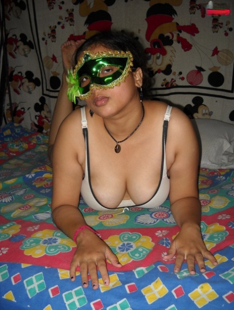 Velamma bhabhi 硕大多汁的甜瓜准备开膛破肚