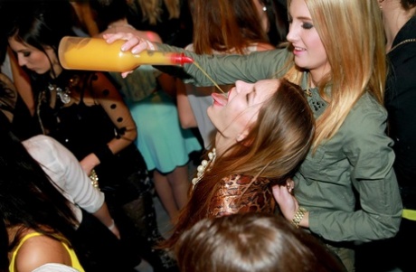 Slutty friends get drunk at the club and suck cock in hot CFNM party action - pornpics.de