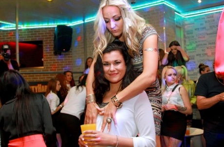 Clothed females have fun and games with male strippers after drinking - pornpics.de