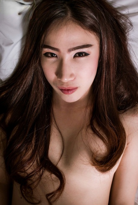 Ladyboy 人妖主演 Sunny XXX 照片