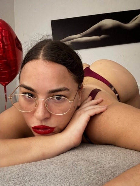 OnlyFans Yareli Roses performed by yareli Sex Images