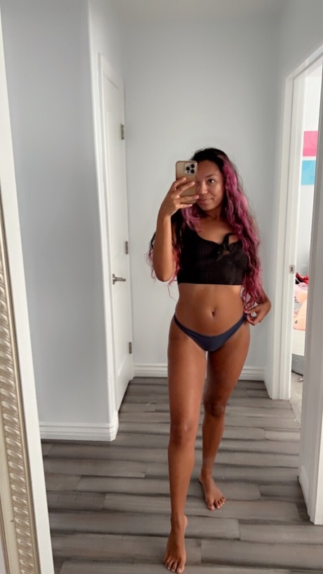 OnlyFans Little Mika Sky Little Mika Sky