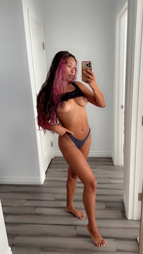 OnlyFans Little Mika Sky Little Mika Sky