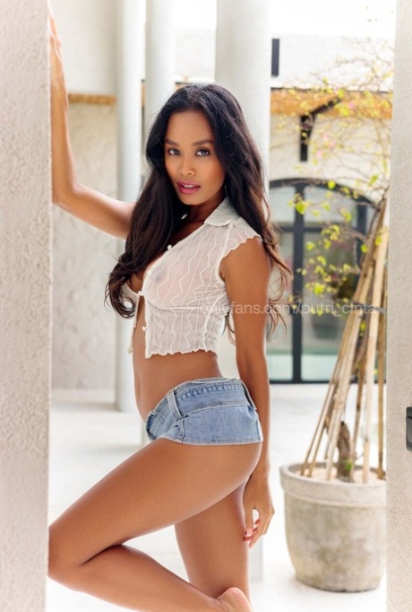 OnlyFans Putri Cinta Putri Cinta