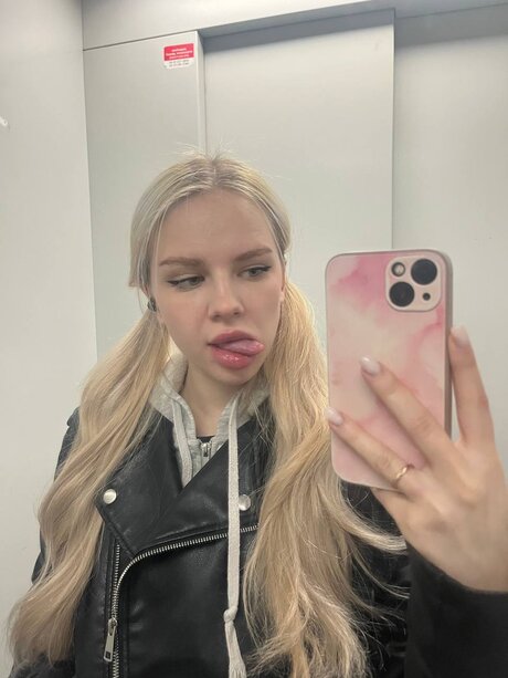 OnlyFans Alice Sparkle Alice Sparkle