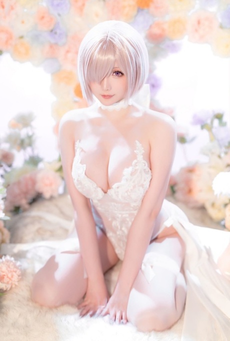 Japanese cosplay model exposes her amazing body in her lace dress & heels