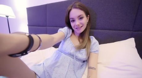 由 Liz Ocean Hot Gallery 表演的互动 POV
