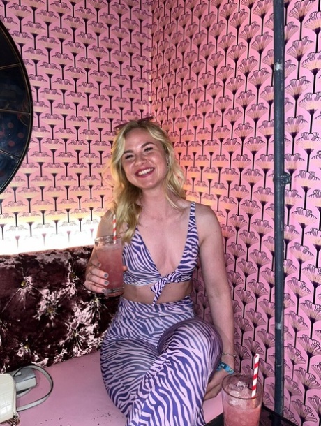 OnlyFans Hattie HJ 123 以 Hattie HJ 123 色情图片为特色