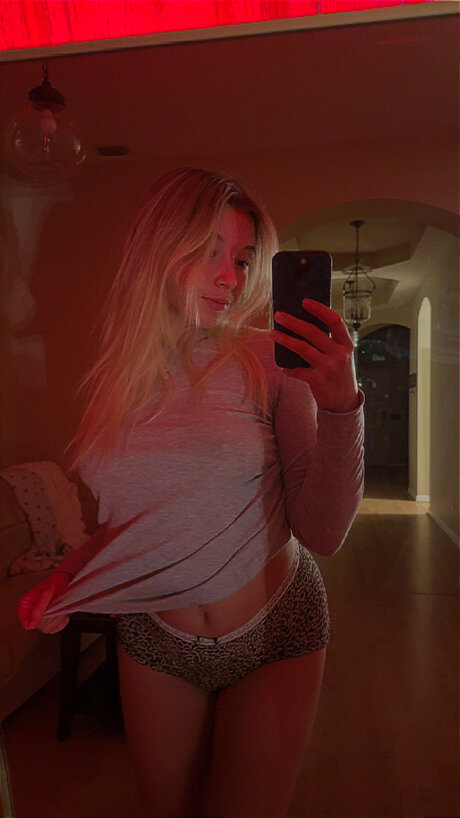 Curvy Onlyfans cam babe Alexia Armani shows her big ass wearing sexy panties