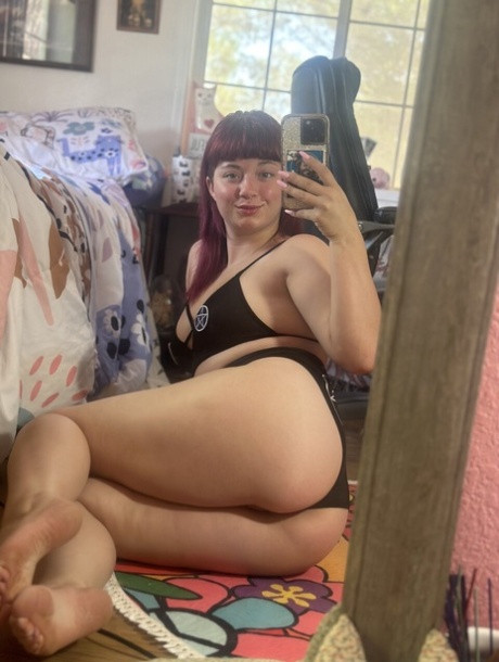 OnlyFans 红发艾比表演的红发艾比 热门图片