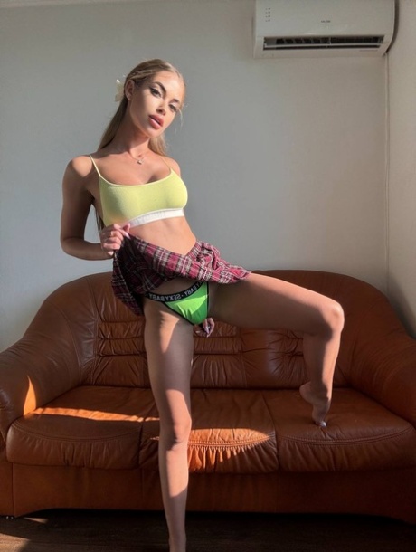 OnlyFans X Ariana Witch X 主演 X Ariana Witch X 裸体色情图片