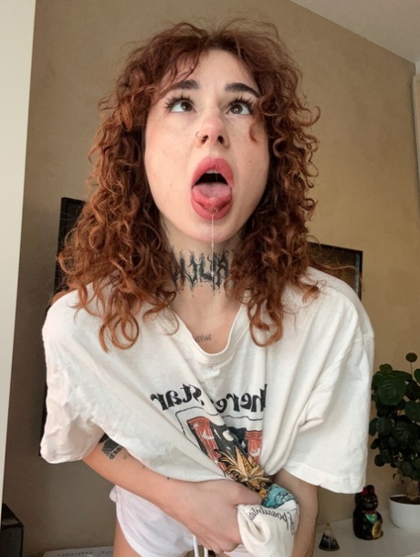 OnlyFans 卷曲波莉特色卷发色情图片