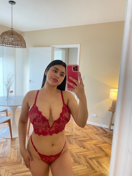 OnlyFans Sweetie Angelina performed by Sweetie Angelina Nude Pictures