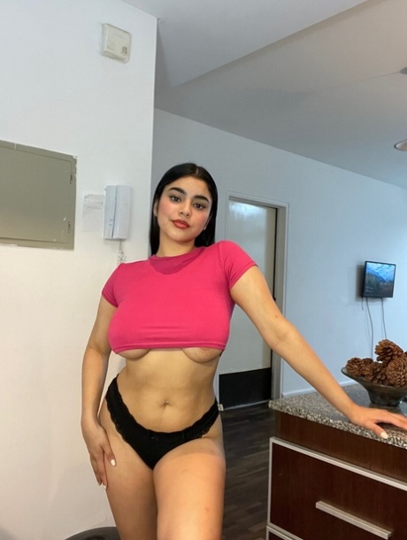 OnlyFans Sweetie Angelina performed by Sweetie Angelina Nude Pictures