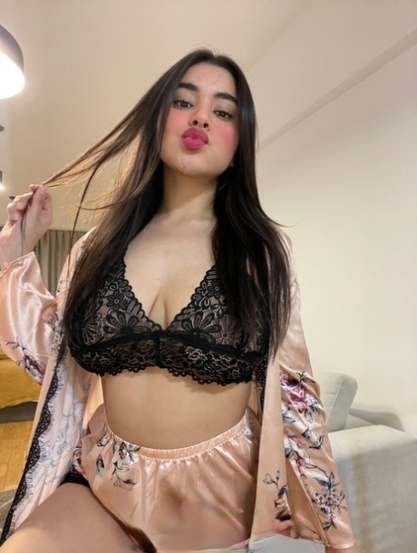 OnlyFans Sweetie Angelina performed by Sweetie Angelina Sex Pictures