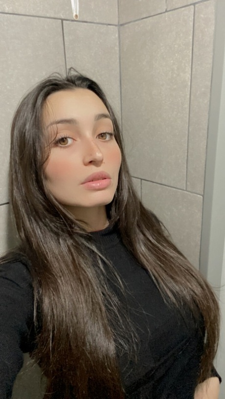 OnlyFans Maria Luna 18 由 Maria Luna 18 XXX Pics 表演