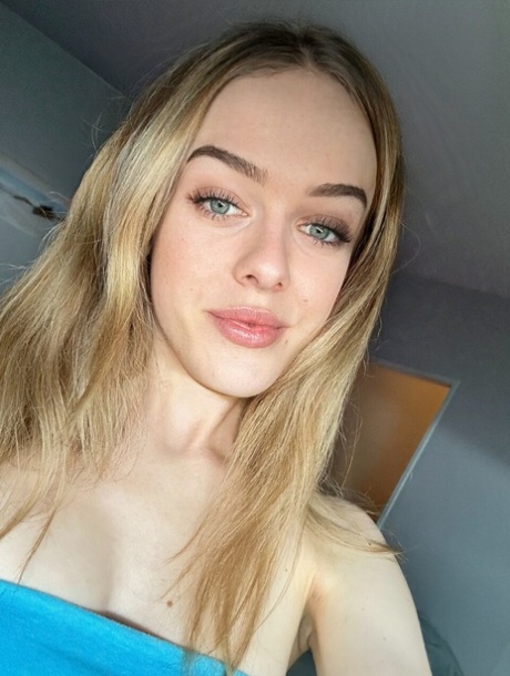 OnlyFans Sheena 嘴唇 Sheena 嘴唇