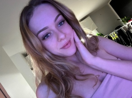 OnlyFans Sheena 嘴唇 Sheena 嘴唇