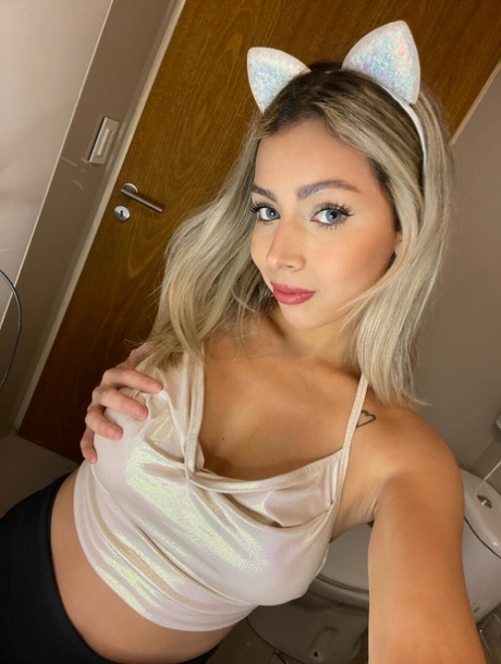 OnlyFans Its Chloe Monroe starring Its Chloe Monroe Nude Porn Pics