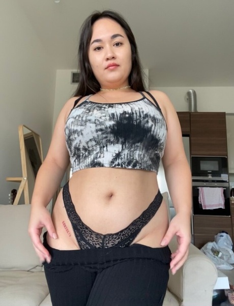 OnlyFans Asian Candy 23 performed by Asian Candy 23 Sex Pics