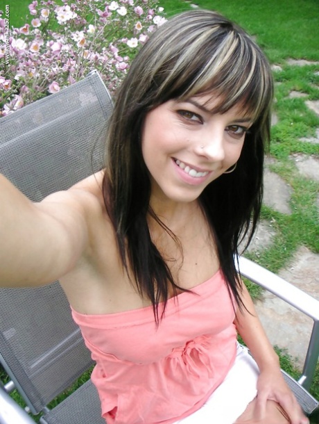 Cute brunette girl with big tits undressing outdoor and posing - pornpics.de