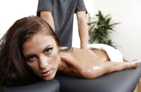 Brunette pornstar Whitney Westgate dose a hot massage of her mans cock - pornpics.de