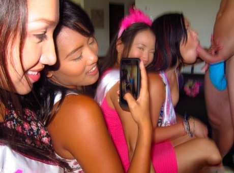 Thai girlfriends sucking off male strippers at wild bachelorette party - pornpics.de