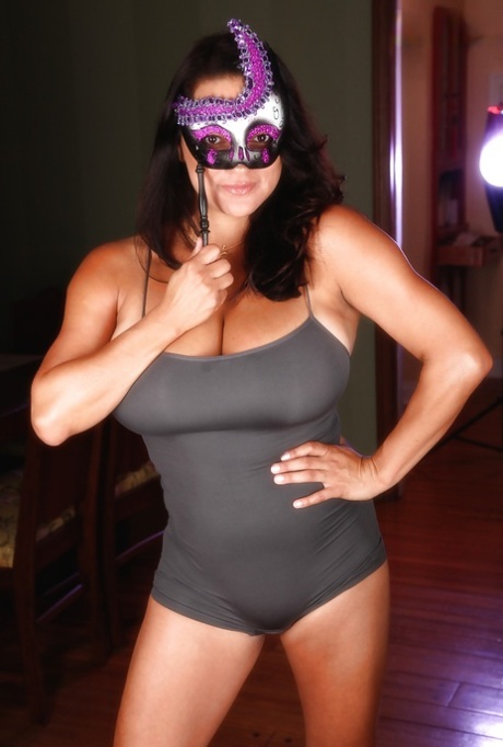Latina solo girl Monica Mendez letting big pornstar tits free