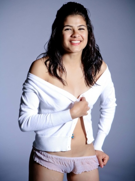 Indian solo girl models non nude in panties after removing her glasses