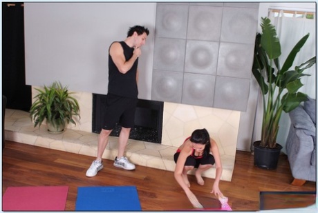 Hot yoga instructor Cherry Ferretti helping horny guy to reach nirvana - pornpics.de
