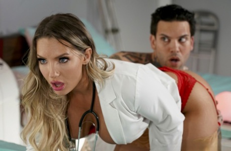 Hot MILF nurse Cali Carter gets her anal hole stuffed by a tattooed guy - pornpics.de