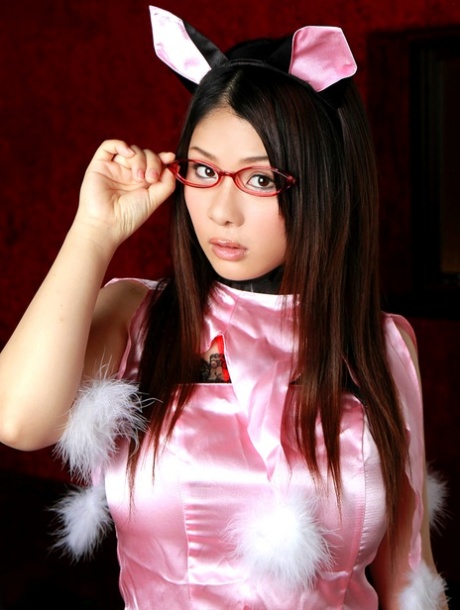 Asian beauty Kureha Momiji shows off her big boobs and enjoys many pleasures
