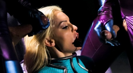 Busty blonde Kenzie Taylor gets spit roasted in a Captain Marvel parody 3some - pornpics.de