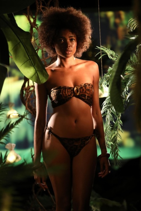 Hot Brazilian Luna Corazon exposes her soft body and small boobs in the forest - pornpics.de