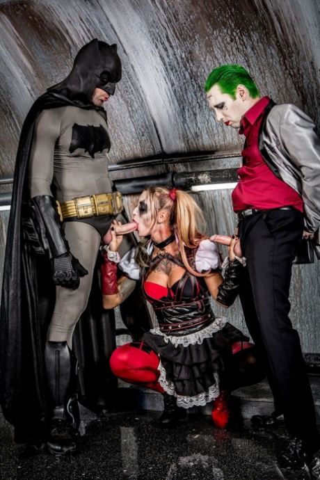 Sleazy MILF Kleio Valentien enjoys a wild FMM 3some in a Suicide Squad parody