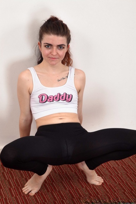 Doll Scarlet Contemptress strips after her yoga class & shows her hairy crotch
